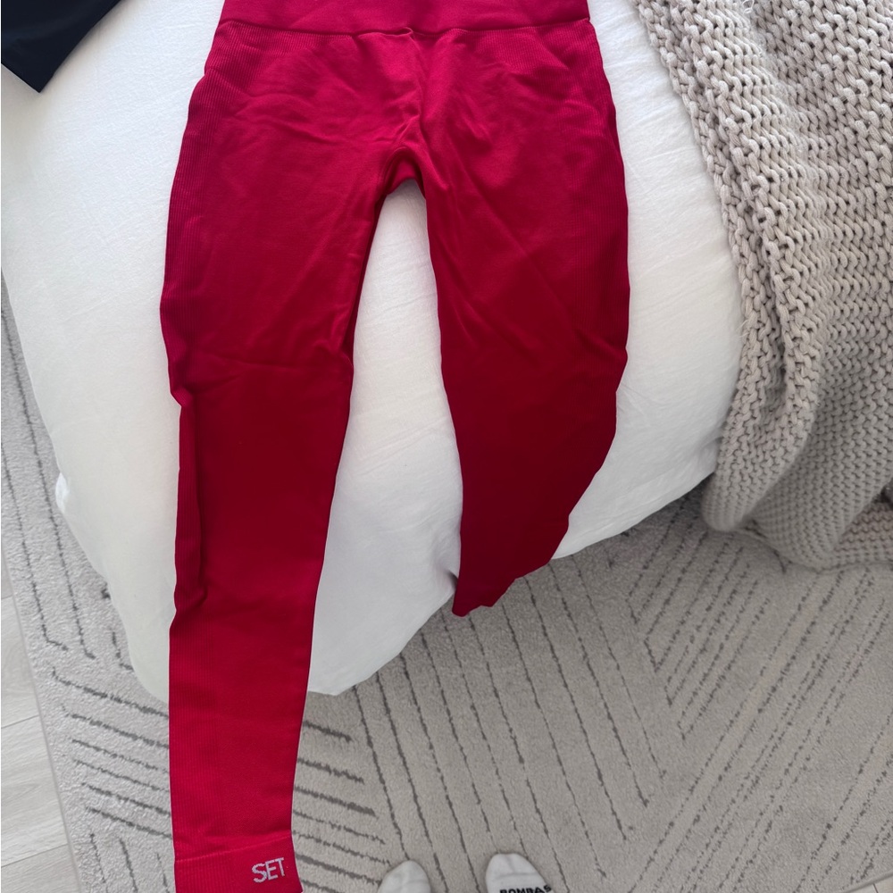 SET Active Vibrant Red Leggings